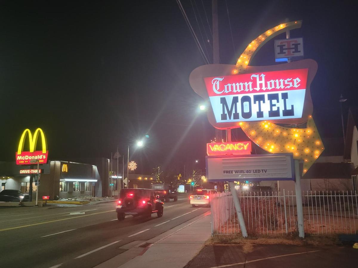 Townhouse Motel Бишъп Екстериор снимка