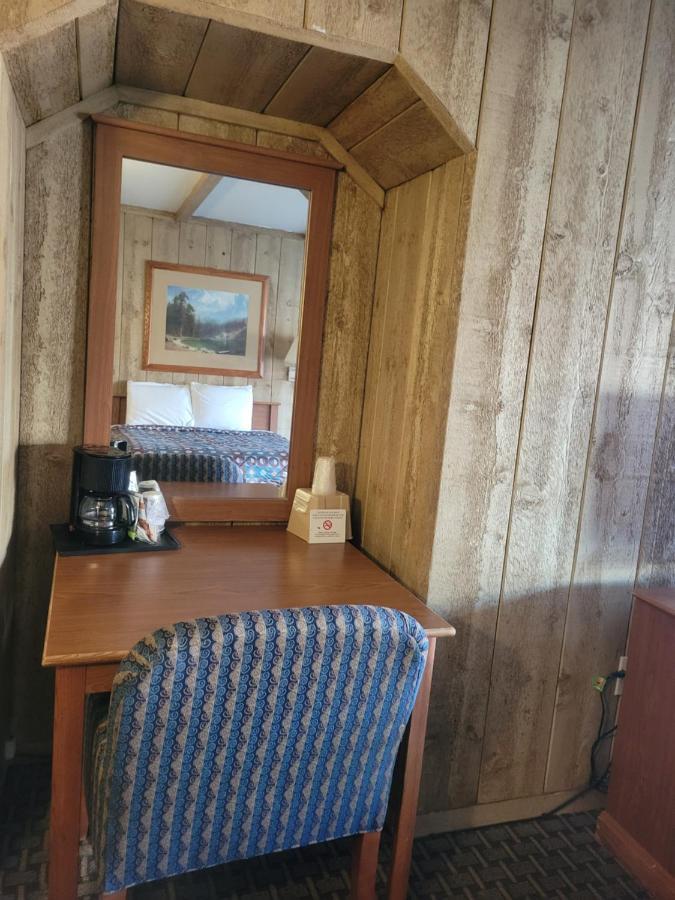 Townhouse Motel Бишъп Екстериор снимка